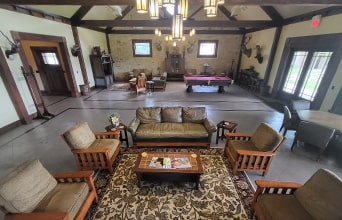 The Lodge on San Julian Creek Rooms